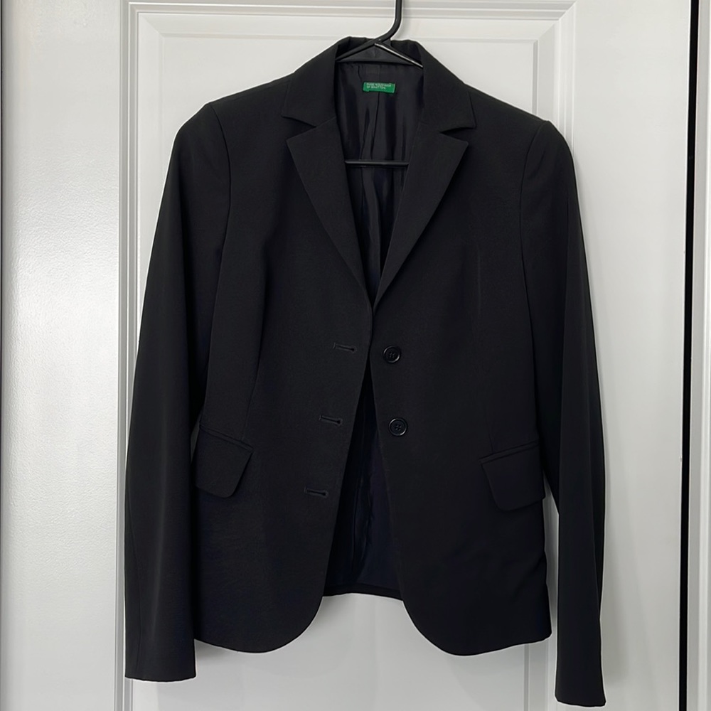 women’s black blazer (size: Small / 38 as written on tag)